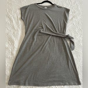 Cable & Gauge Gray T-Shirt Dress size L